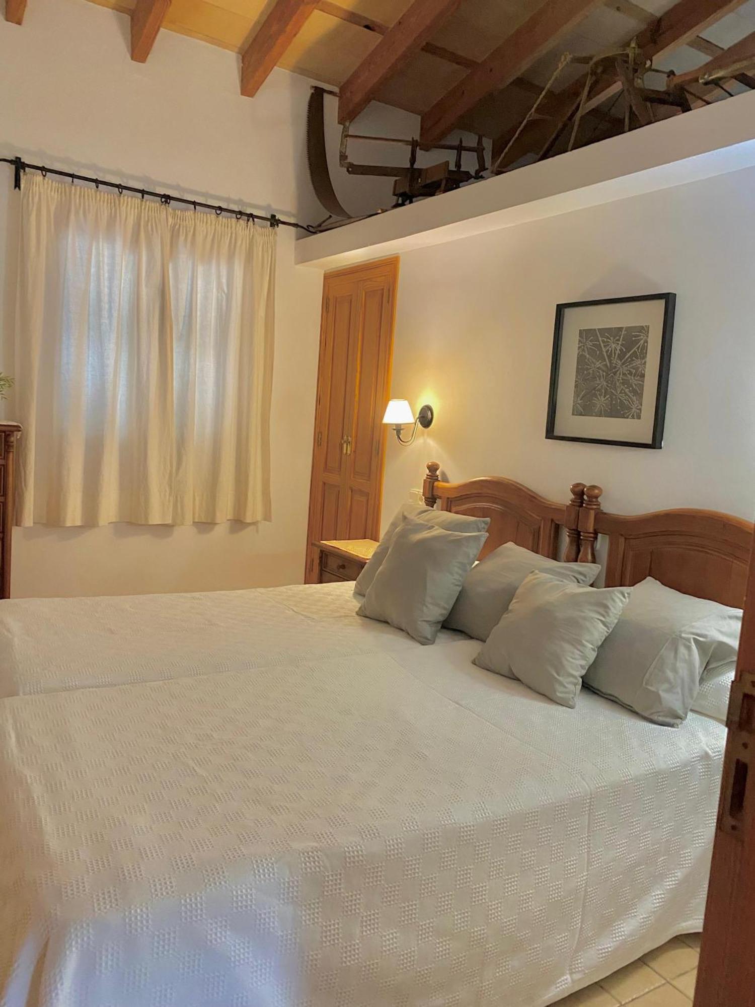 Puerto De Pollensa Villas And Apartments, With Private Mountain Ideal For Runners, Trailers,Near Puerto Pollensa Beach Approximately 5 Minutes Walking, Unique Experience In A Ullal Old Typical Mallorca House With Private Mountain And Near To The Beac エクステリア 写真