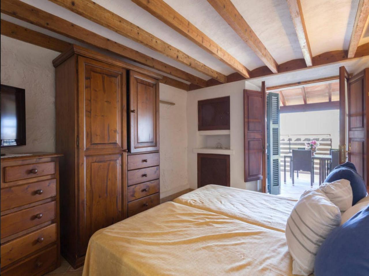 Puerto De Pollensa Villas And Apartments, With Private Mountain Ideal For Runners, Trailers,Near Puerto Pollensa Beach Approximately 5 Minutes Walking, Unique Experience In A Ullal Old Typical Mallorca House With Private Mountain And Near To The Beac エクステリア 写真